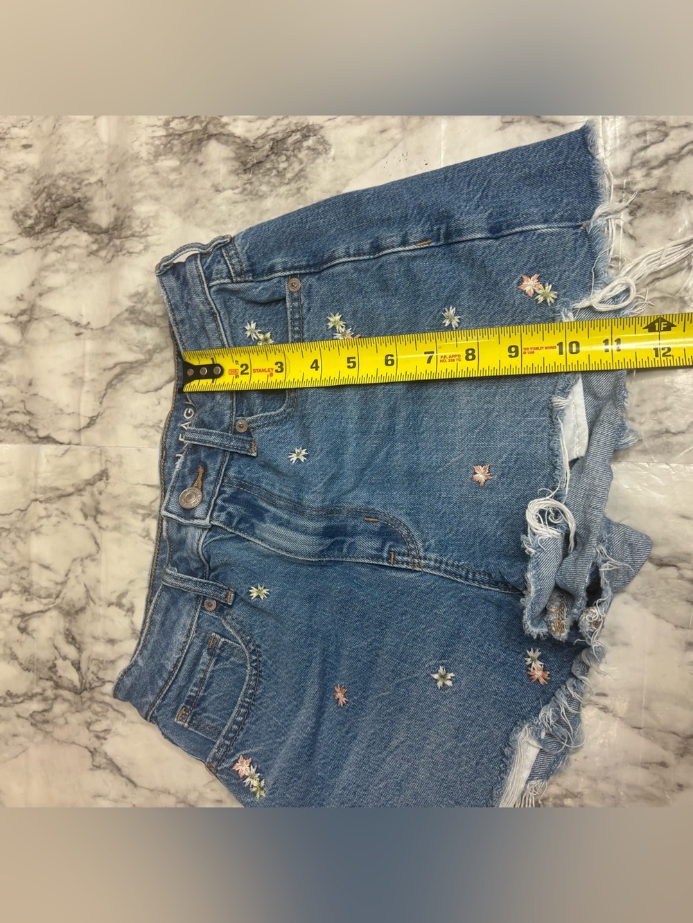American Eagle Outfitters Embroidered floral Light Blue Denim Shorts size 2 boho - Picture 5 of 7